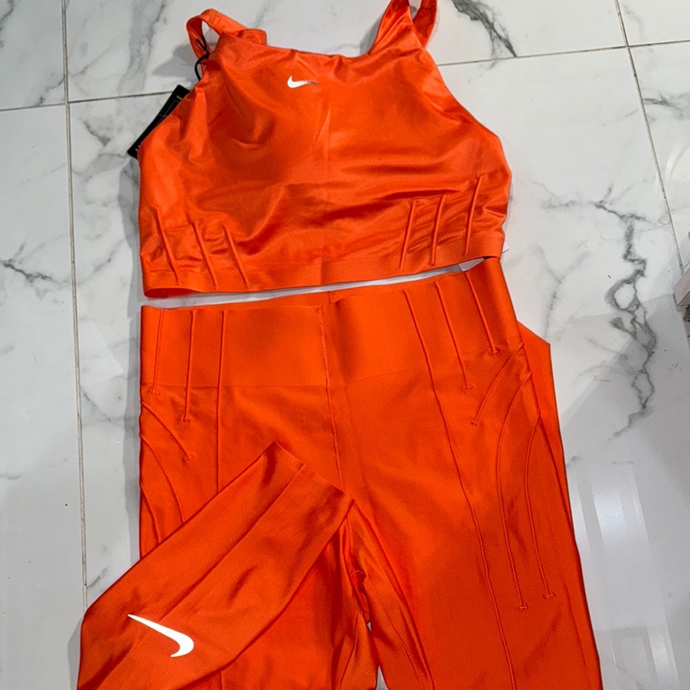 Nike Women's Orange Pants & Sports Bra Set